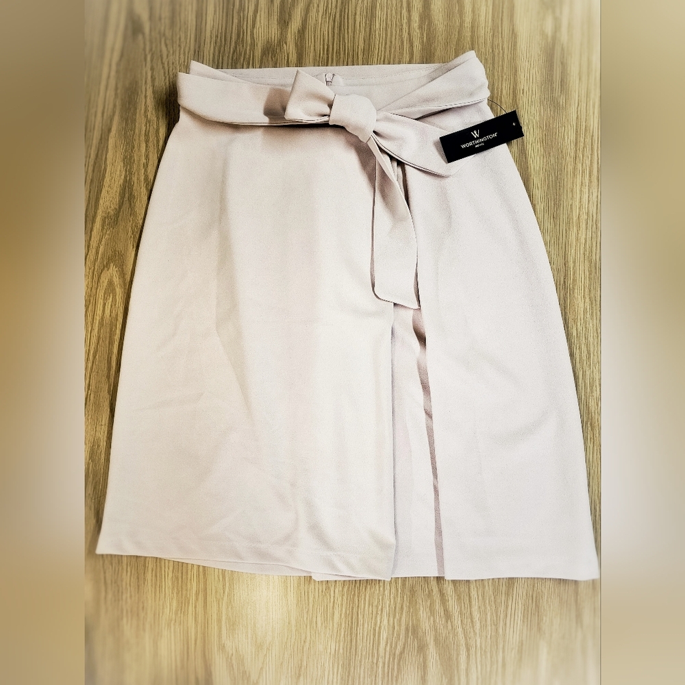 Worthington Light Pink Skirt, size 8P NWT